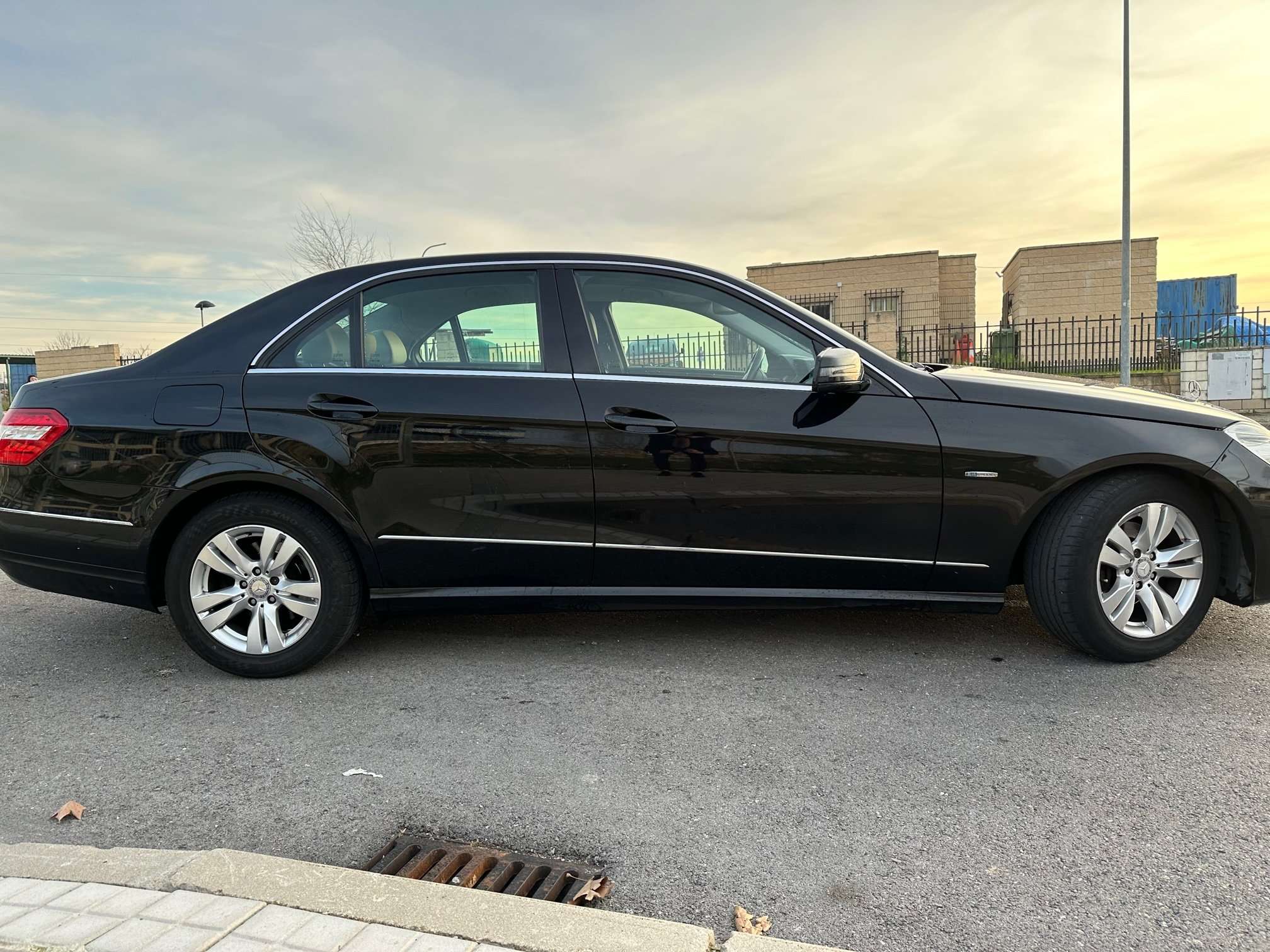 Mercedes-Benz E220 2009 foto 1