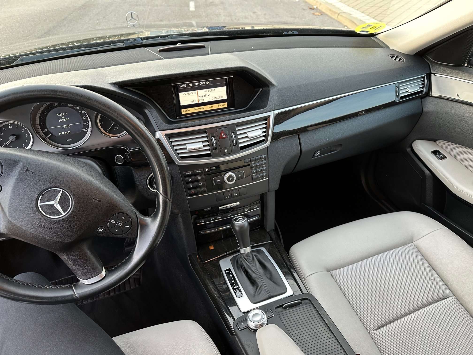 Mercedes-Benz E220 2009 foto 2