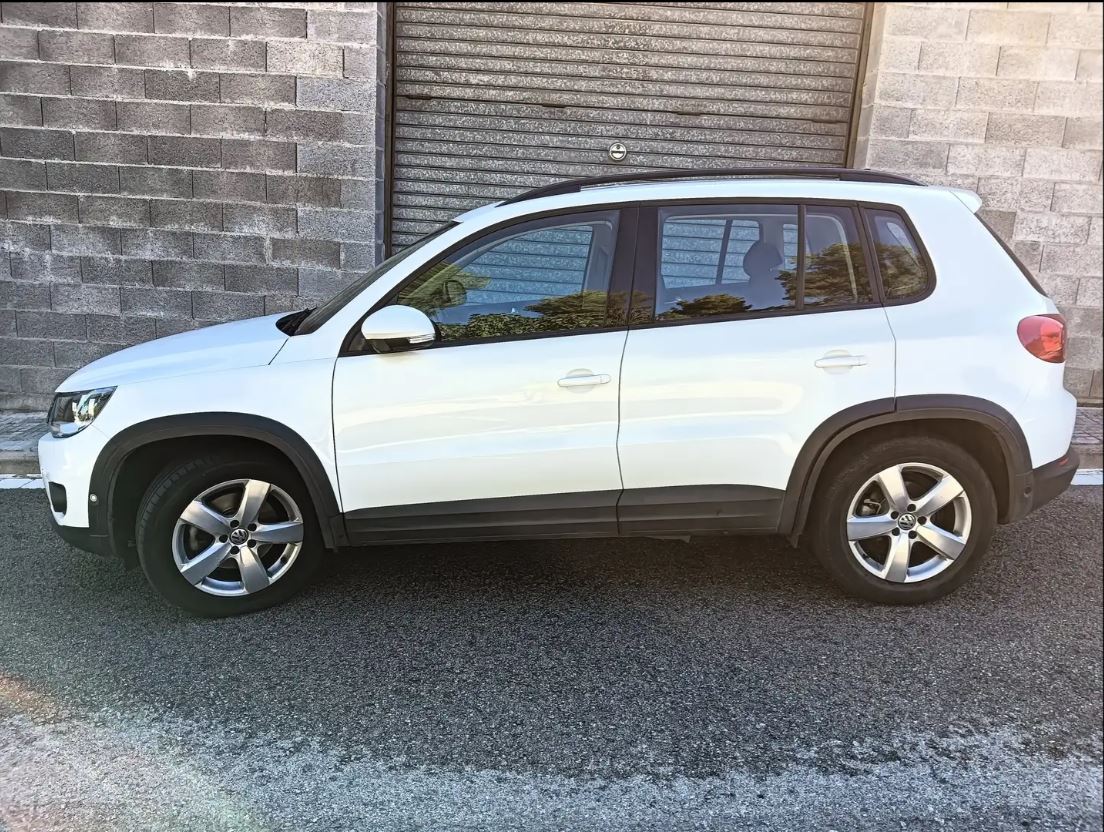 Volkswagen Tiguan trasera