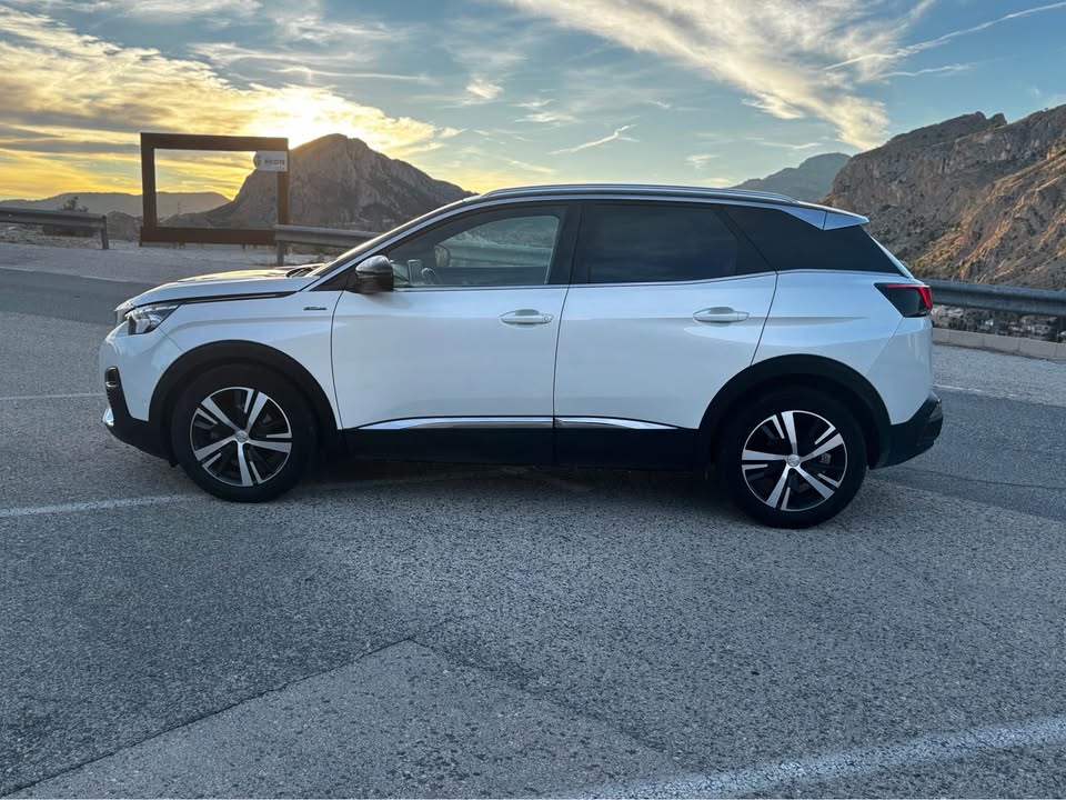 Peugeot 3008 GT Line 2017 vista lateral