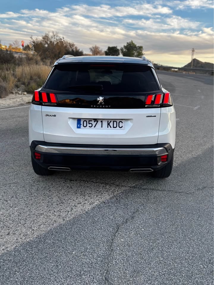 Peugeot 3008 GT Line 2017 vista trasera