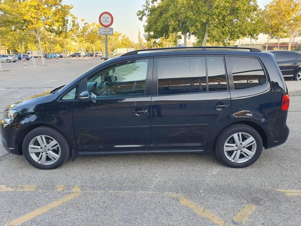 Volkswagen Touran 2011 foto 1