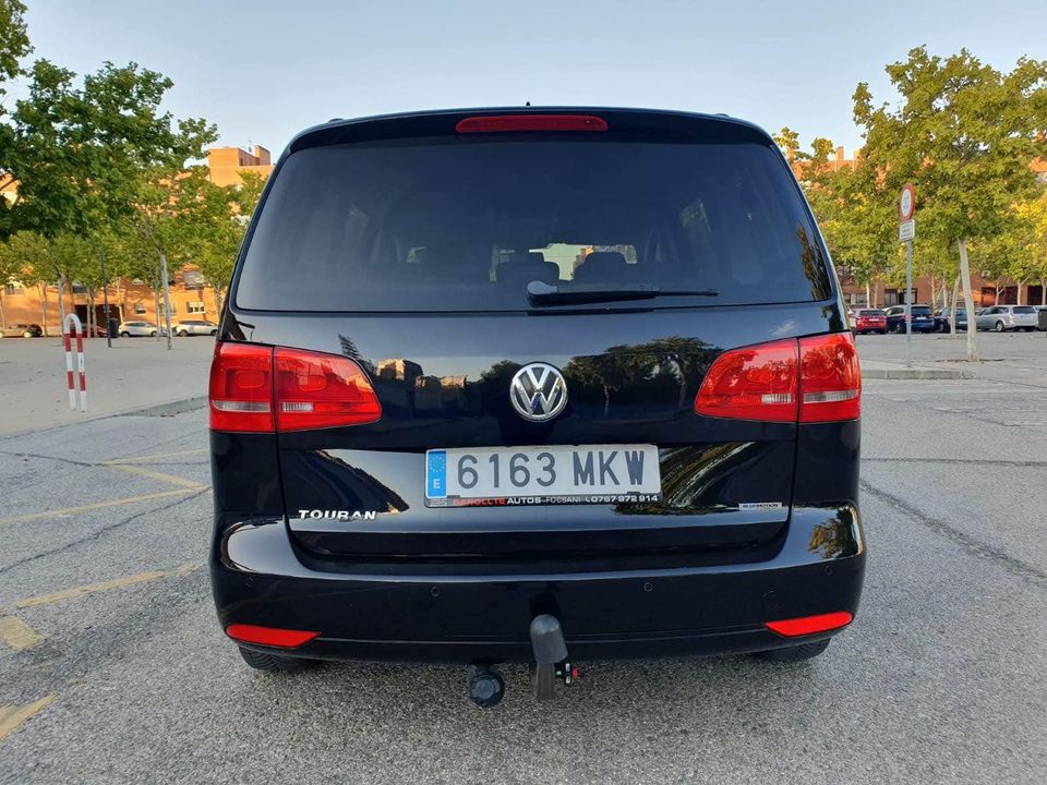 Volkswagen Touran 2011 foto 2